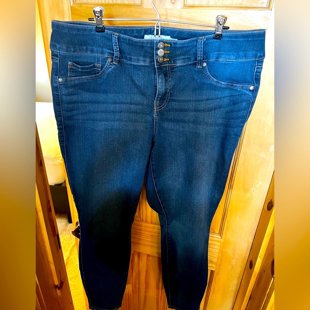 NWOT Torrid stretchy skinny jeans/jeggings in size 20T